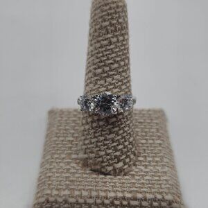 Size 6.25 Sterling Silver Bright Cubic Zirconia Gems Ring A3076